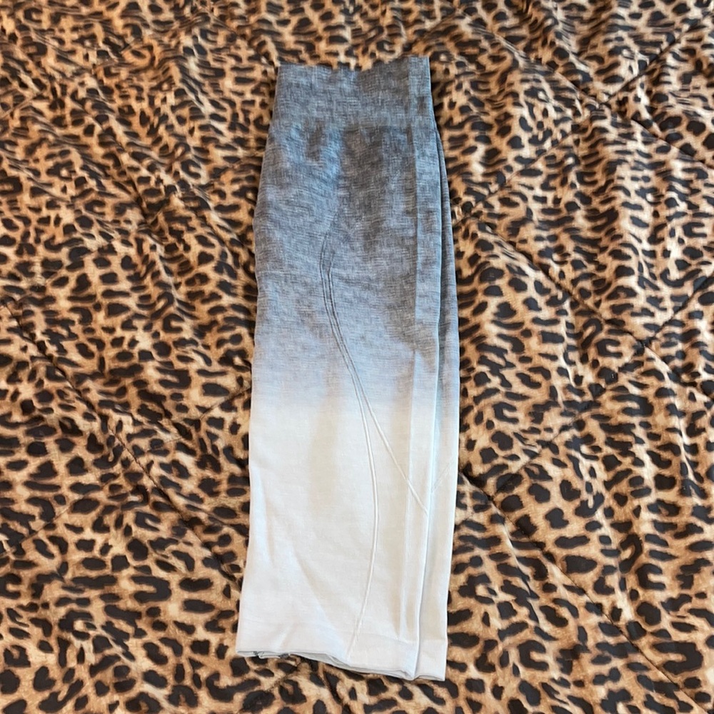 Electric yoga Stephanie Bohbot gradient capri leggings